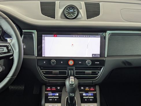 New 2026 Porsche Macan GTS image 28