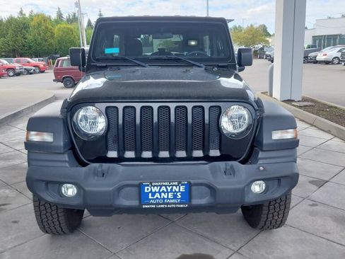 Used 2018 Jeep Wrangler Unlimited Sport AWD/4WD image 2