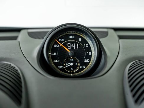 Used 2020 Porsche 718 Cayman GT4 RWD image 18