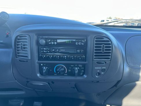 Used 2003 Ford F150 XL image 18