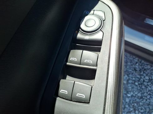 Used 2023 GMC Acadia SLT AWD/4WD image 26