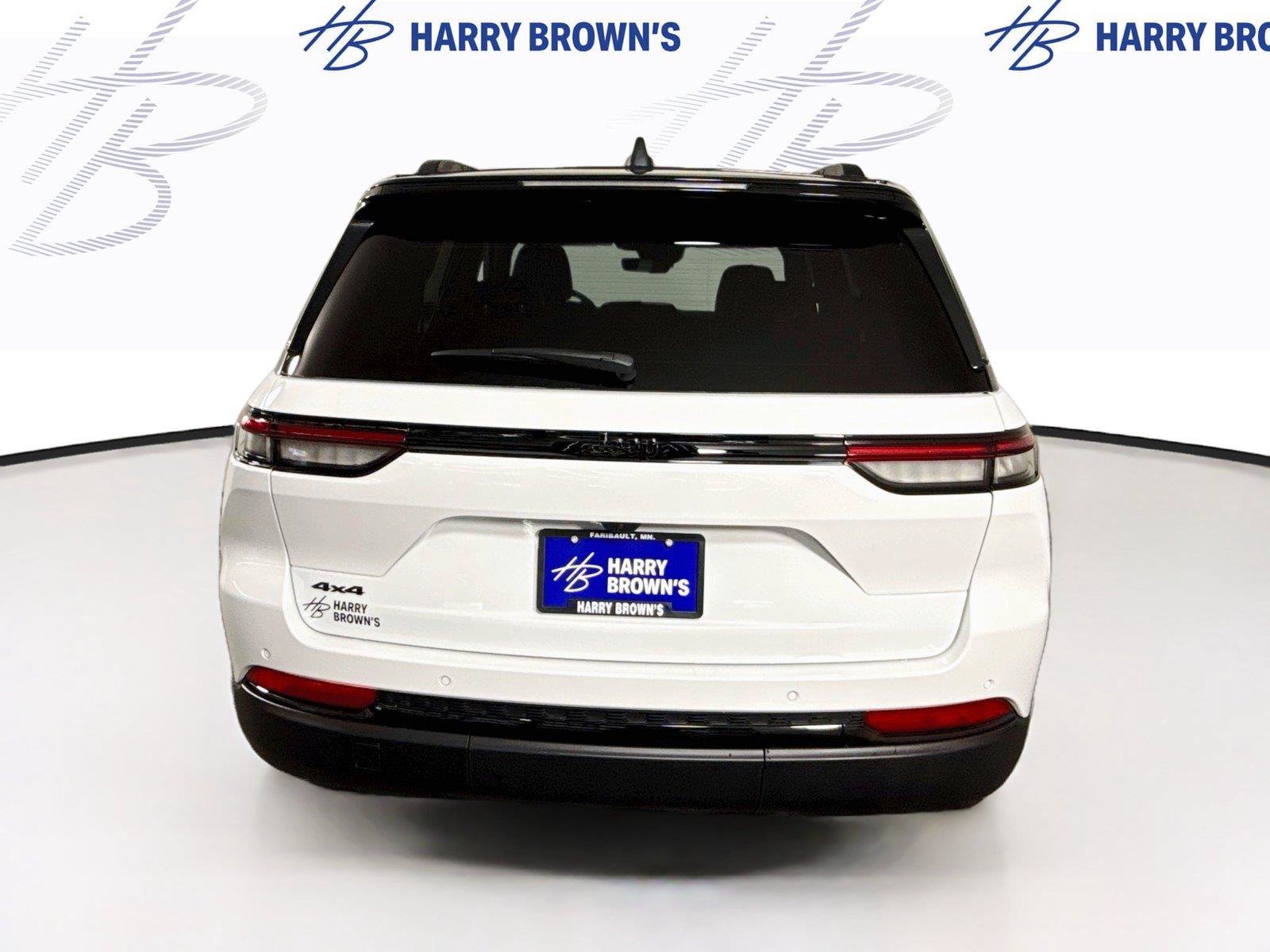 New 2025 Jeep Grand Cherokee Limited w/ Trailer Tow Package AWD/4WD image 31