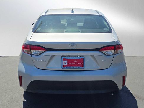 Certified 2025 Toyota Corolla LE FWD image 4