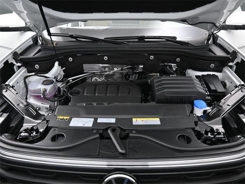 New 2026 Volkswagen Atlas Cross Sport SE image 15