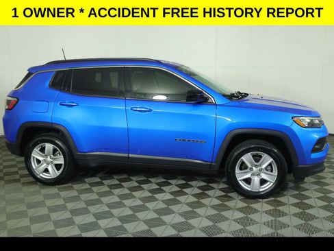 Used 2022 Jeep Compass Latitude w/ Convenience Group AWD/4WD image 2