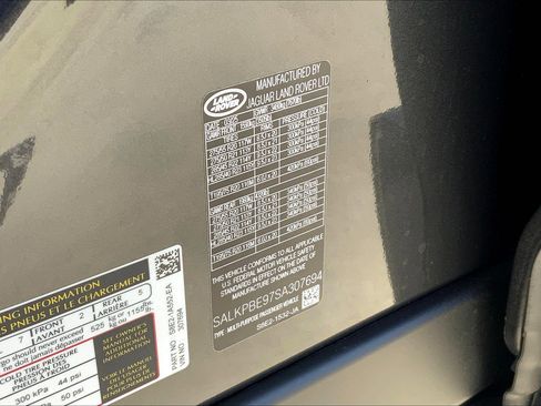 New 2025 Land Rover Range Rover Long Wheelbase SE image 12