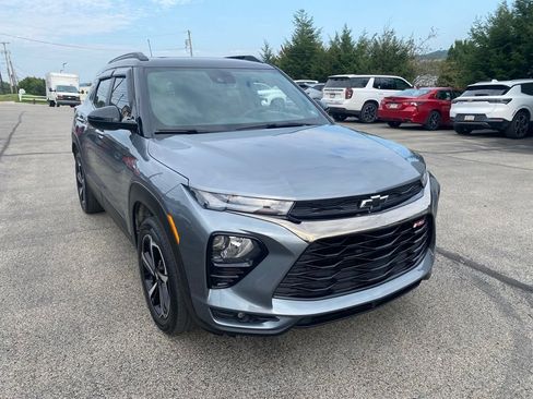 Used 2022 Chevrolet TrailBlazer RS w/ Sun and Liftgate Package AWD/4WD image 3