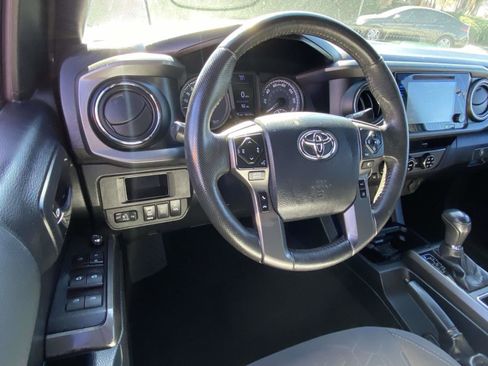 Used 2018 Toyota Tacoma SR image 2