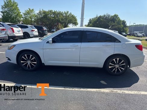Used 2014 Chrysler 200 Touring w/ 200 S Group image 2