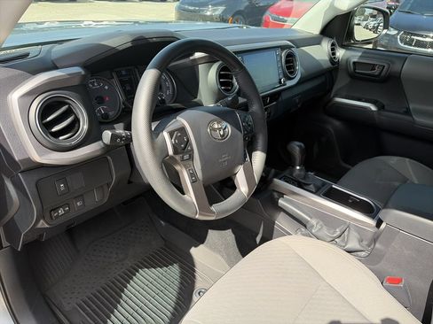 Used 2023 Toyota Tacoma SR5 w/ Technology Package AWD/4WD image 10