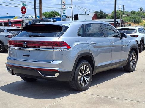 Used 2024 Volkswagen Atlas Cross Sport SE FWD image 8