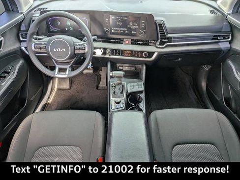 Used 2025 Kia Sportage LX FWD image 16