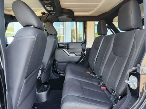 Used 2017 Jeep Wrangler Unlimited Sport w/ Quick Order Package 24S AWD/4WD image 33