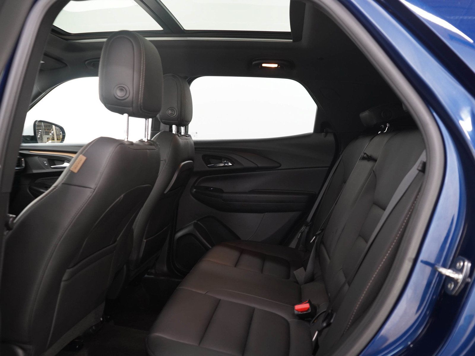 Used 2022 Chevrolet TrailBlazer ACTIV w/ Sun and Liftgate Package AWD/4WD image 16