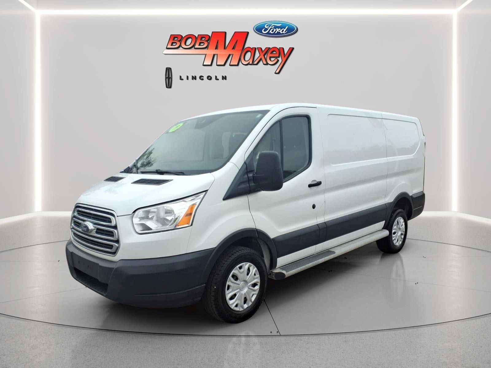 Used 2019 Ford Transit 250 130 Low Roof w/ Exterior Upgrade Package RWD image 1