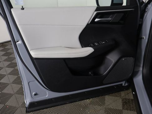 New 2026 Mitsubishi Outlander SE image 25