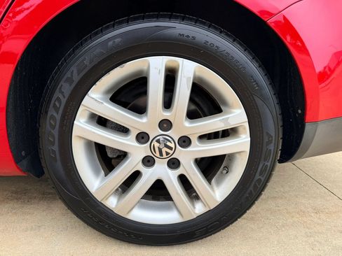 Used 2010 Volkswagen Jetta Wolfsburg Edition FWD image 27