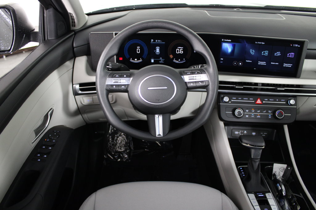 Certified 2026 Hyundai Tucson SE FWD image 8