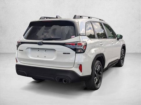 Used 2025 Subaru Forester Limited image 2