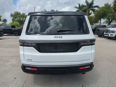 New 2026 Jeep Grand Wagoneer L Summit AWD/4WD image 6