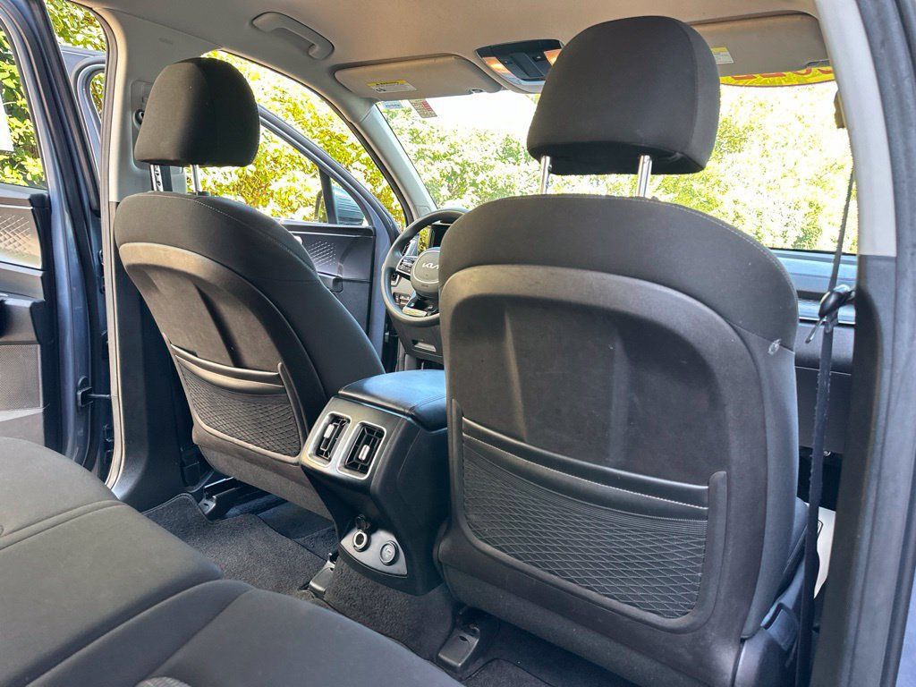 Used 2022 Kia Sorento LX FWD image 24