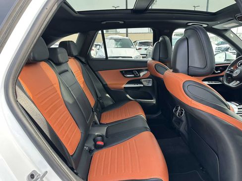 Used 2024 Mercedes-Benz GLC 300 GLC 300 image 12