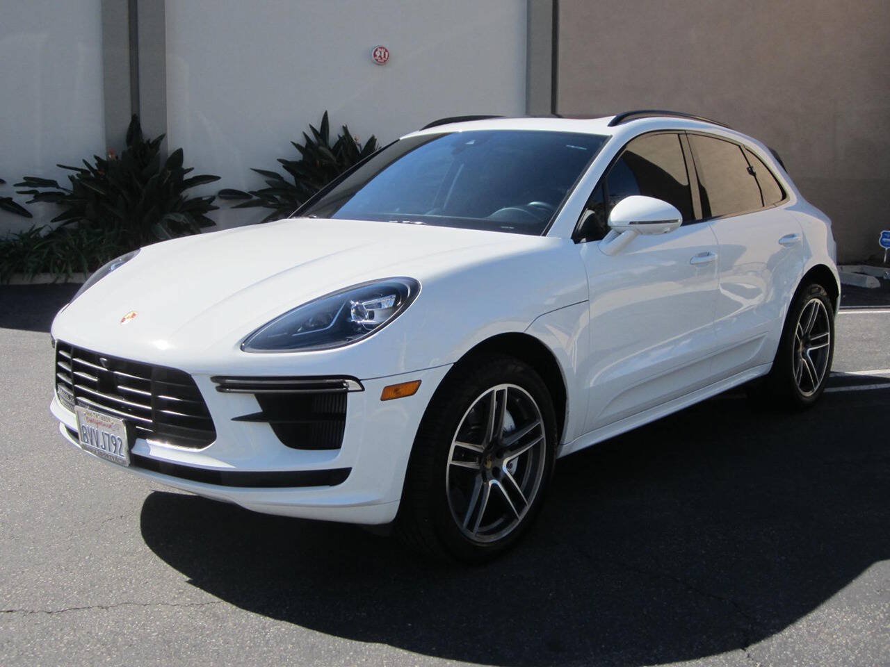 Used 2020 Porsche Macan Turbo AWD/4WD image 7