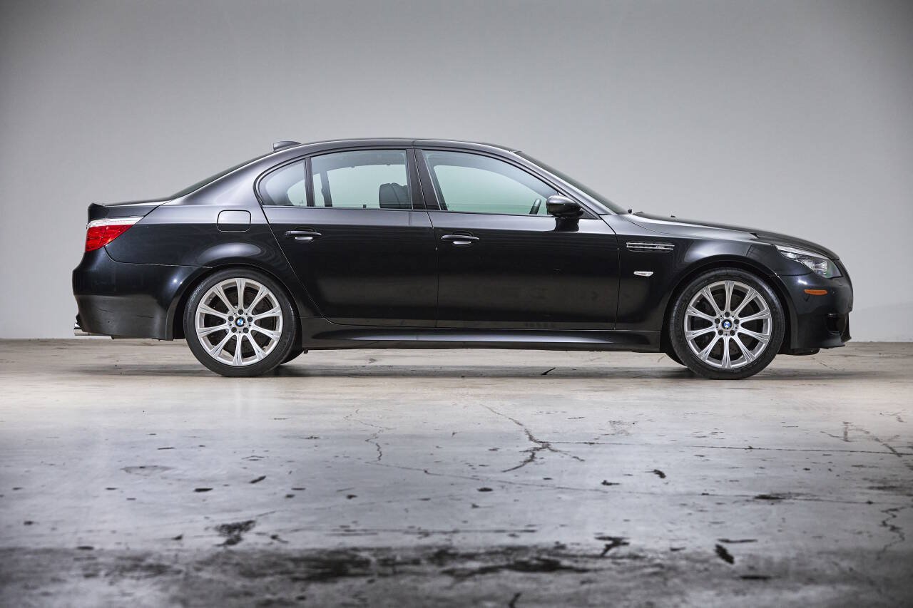 Used 2008 BMW M5 RWD image 6