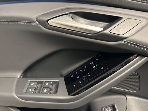 New 2025 Audi Q6 e-tron Premium Plus image 10