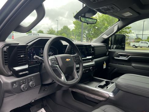 New 2026 Chevrolet Silverado 2500 LTZ w/ LTZ Premium Package AWD/4WD image 16