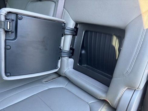 Used 2023 GMC Sierra 2500 SLT w/ SLT Convenience Package image 21