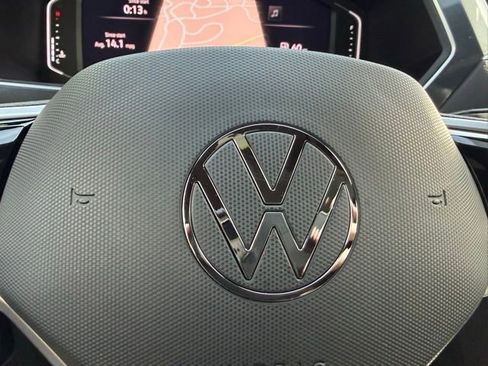 Used 2022 Volkswagen Tiguan SEL R-Line AWD/4WD image 32