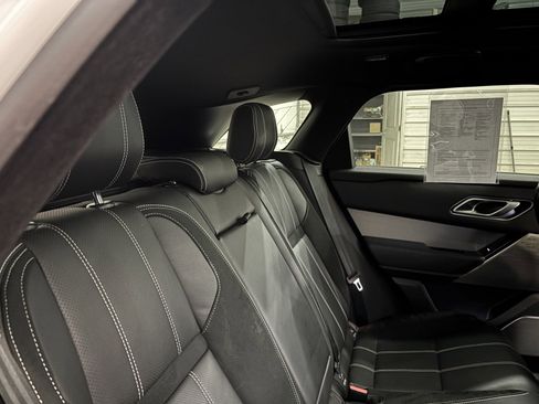 Used 2020 Land Rover Range Rover Velar R-Dynamic S image 33