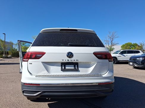 Used 2022 Volkswagen Tiguan SE w/ Panoramic Sunroof Package FWD image 16