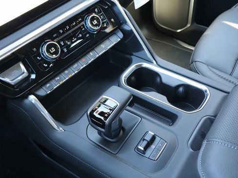 New 2026 GMC Sierra 1500 Denali w/ Denali Reserve Package AWD/4WD image 19
