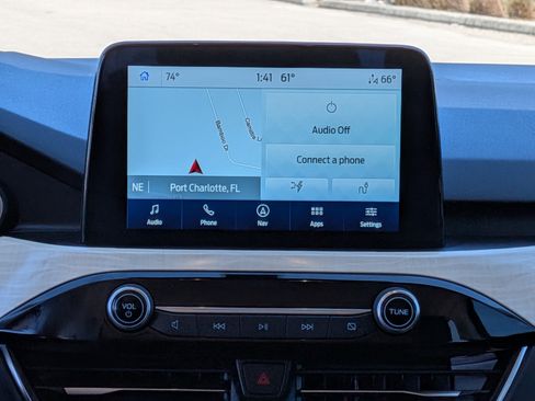 Used 2022 Ford Escape Titanium w/ Titanium Premium Package image 23