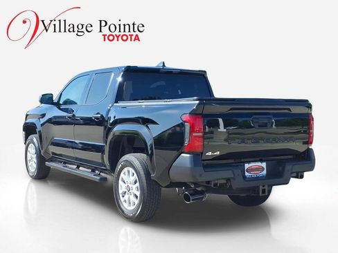 Certified 2025 Toyota Tacoma SR w/ SR Upgrade Package AWD/4WD image 7