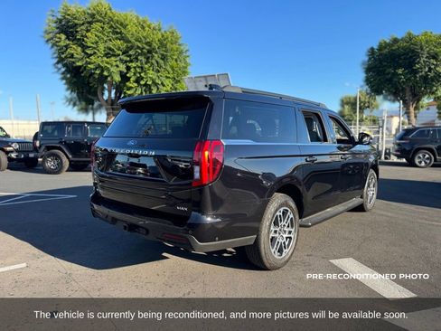 Used 2025 Ford Expedition Max Active AWD/4WD image 6