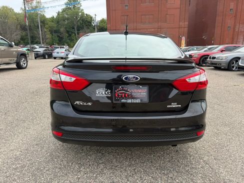 Used 2014 Ford Focus SE w/ Equipment Group 201A FWD image 10