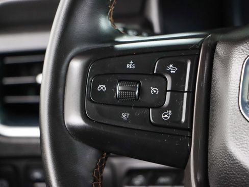 Used 2024 GMC Yukon AT4 w/ Technology Package AWD/4WD image 14