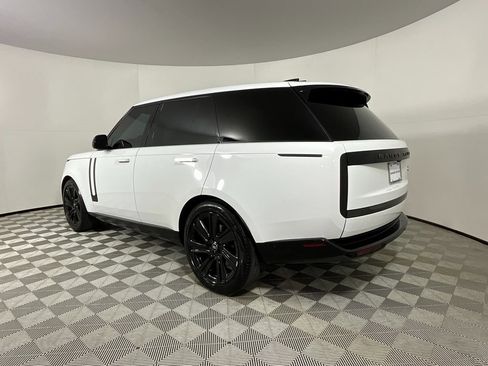 Certified 2023 Land Rover Range Rover SE image 3