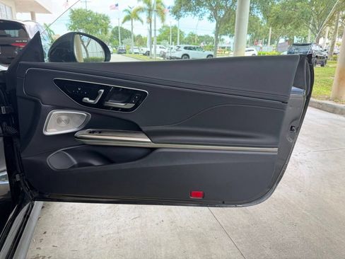 Used 2025 Mercedes-Benz CLE 300 4MATIC Coupe w/ AMG Line image 27