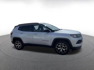 Used 2025 Jeep Compass Limited video 2
