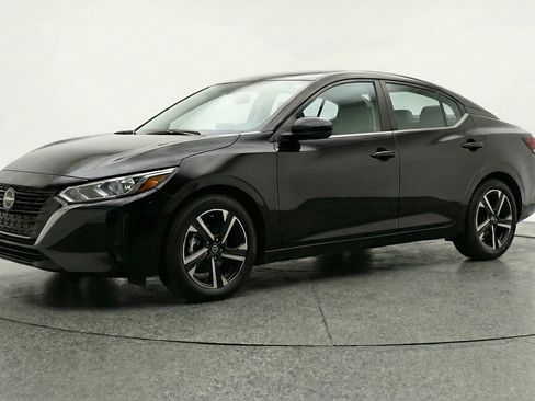 Used 2025 Nissan Sentra SV image 3