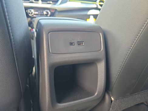 Used 2026 Chevrolet Trax LT w/ Sunroof Package FWD image 16