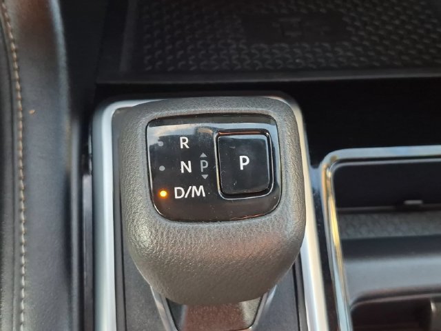 Used 2023 Nissan Pathfinder SL FWD image 27
