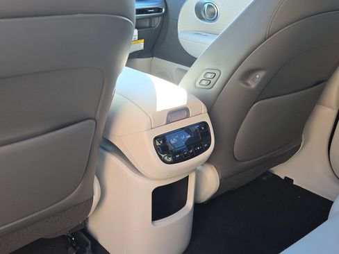 New 2026 Hyundai Ioniq 9 SEL image 12