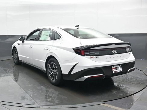 New 2026 Hyundai Sonata Blue FWD image 10