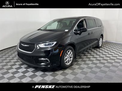 Used 2024 Chrysler Pacifica Touring-L