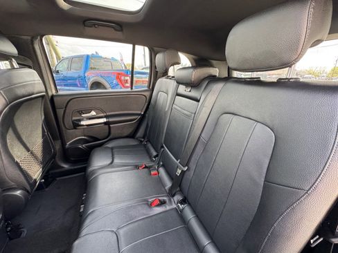 Used 2021 Mercedes-Benz GLB 250 4MATIC image 27